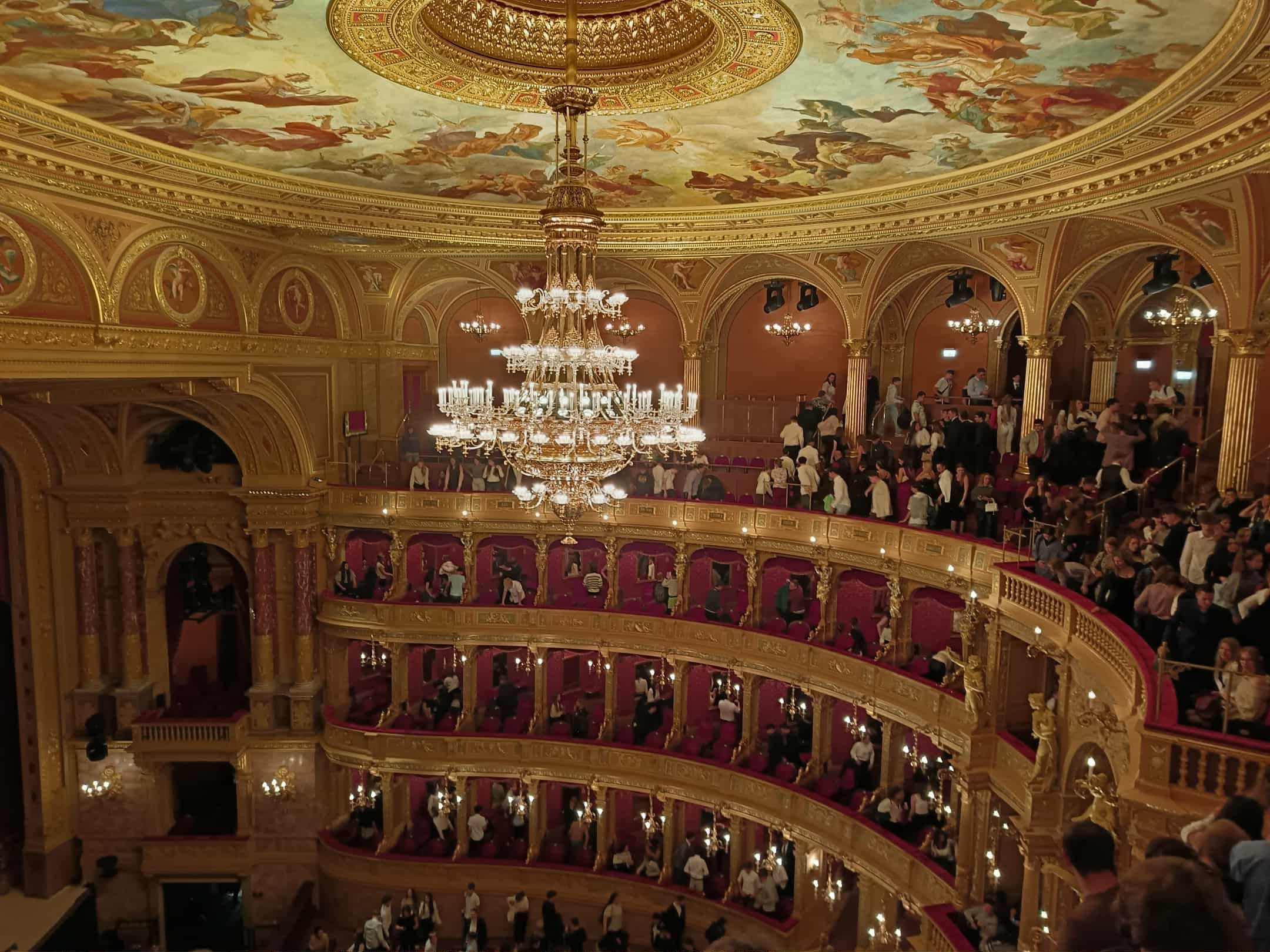 13t_opera1.jpg