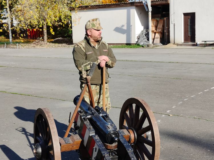 Kardcsörgés és ágyúdörgés: Újra ellátogattak hozzánk a huszárok